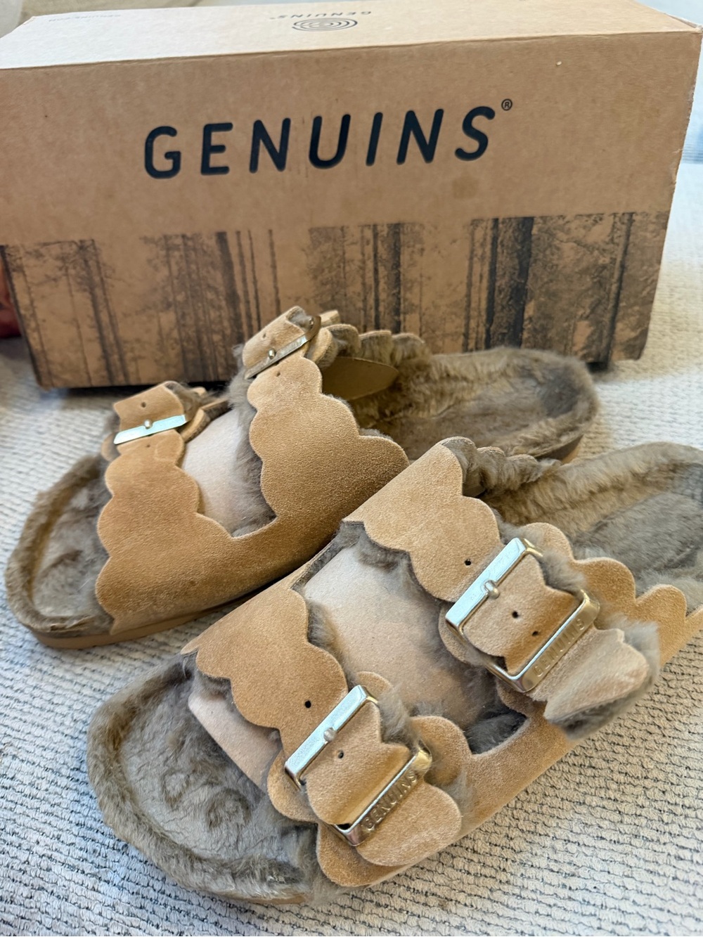 Women’s Tan/blush Suede Scalloped Slide Slippers with fur size 40